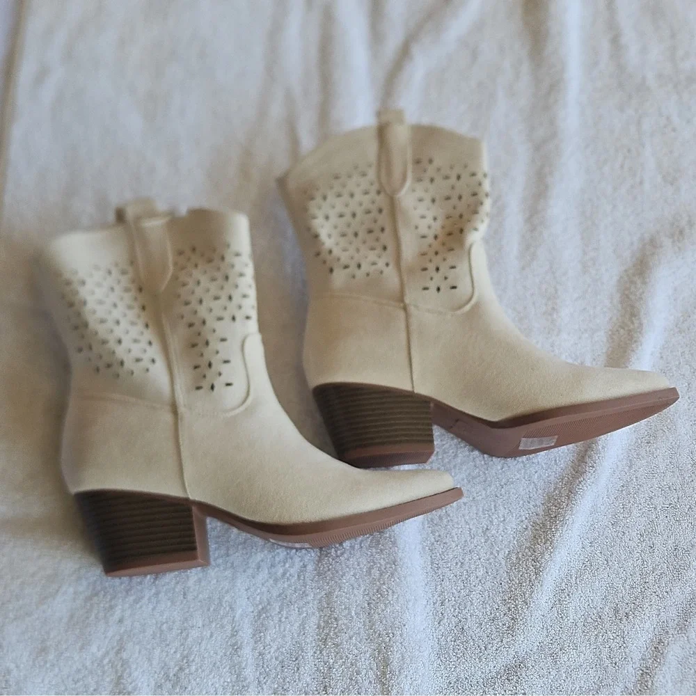 J.Adams Shoes Saloon White Denim Chelsea Bootie Pointed Toe‎ Women 7